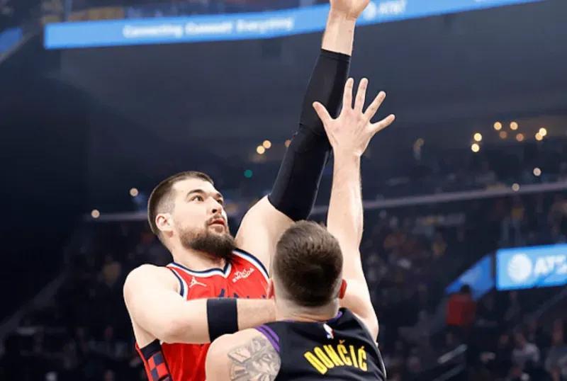 世界杯直播平台九游体育-快船配角熬出头了！祖巴茨+柯林斯统治级表现，替补还有3支点！